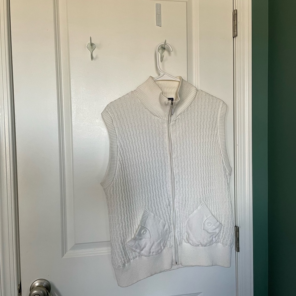 Sleeveless sweater